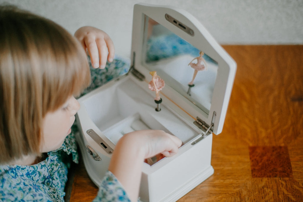 Musical Ballerina Box - Pink Garland - Nells Archdale