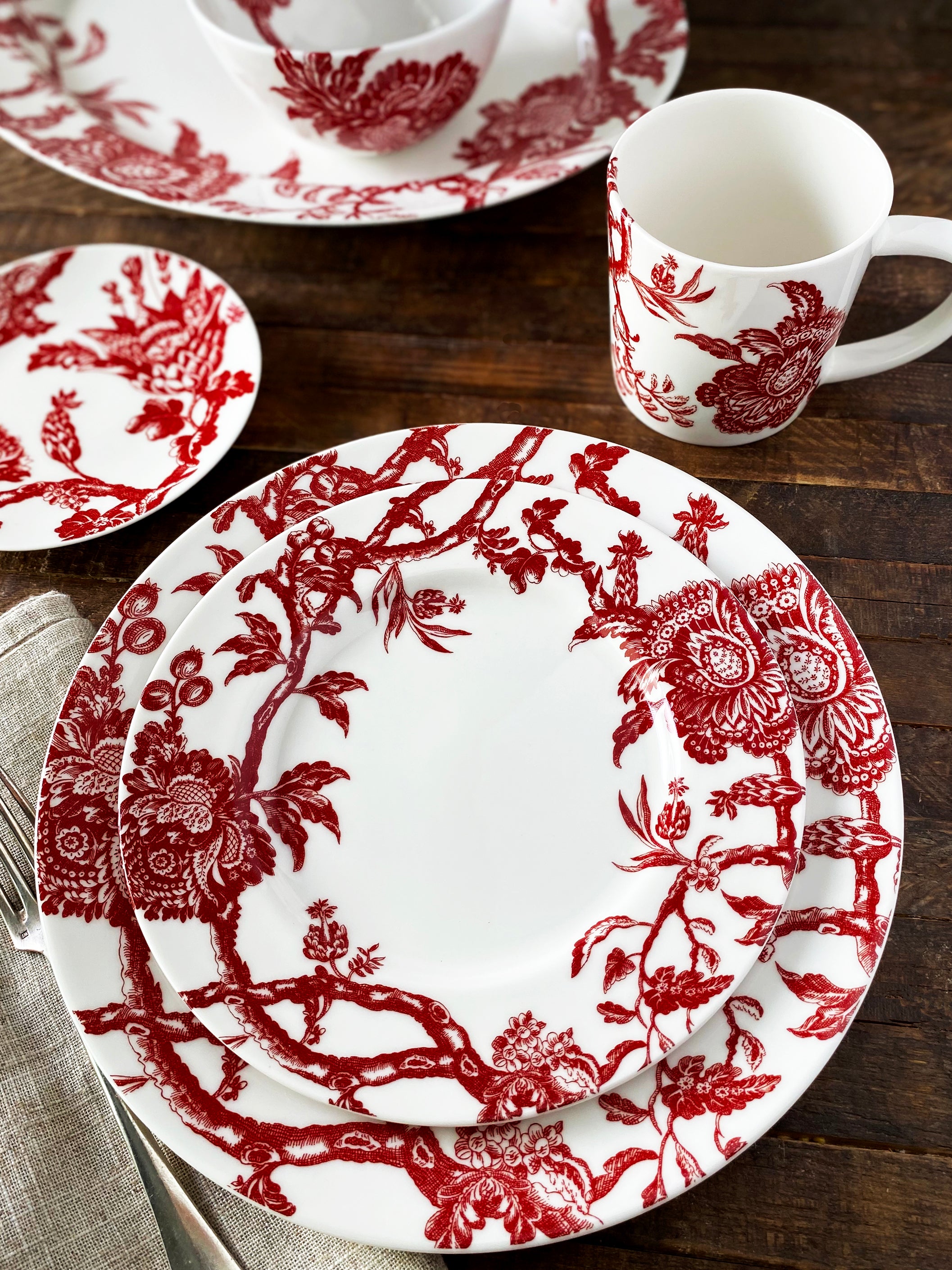 Arcadia Crimson Place Setting, Set of 4