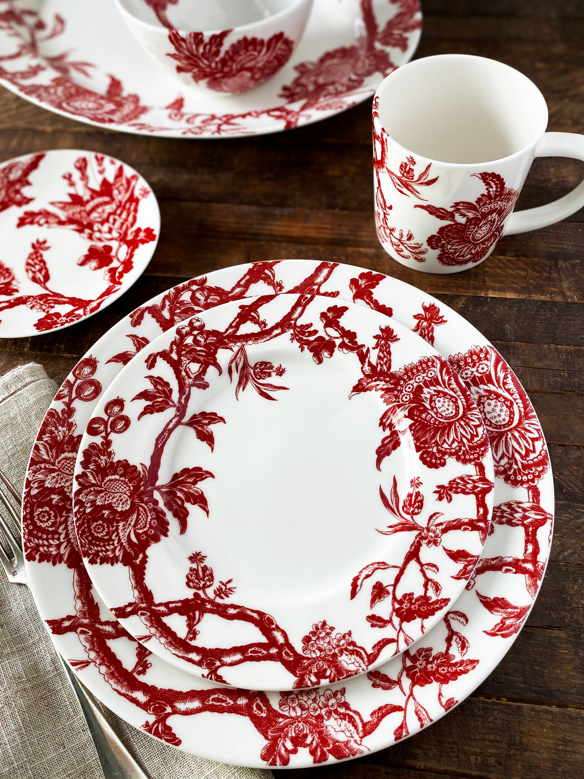 Arcadia Crimson Place Setting, Set of 4