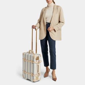 The Illustrator - Blue Carryon Carryon Steamline Luggage 